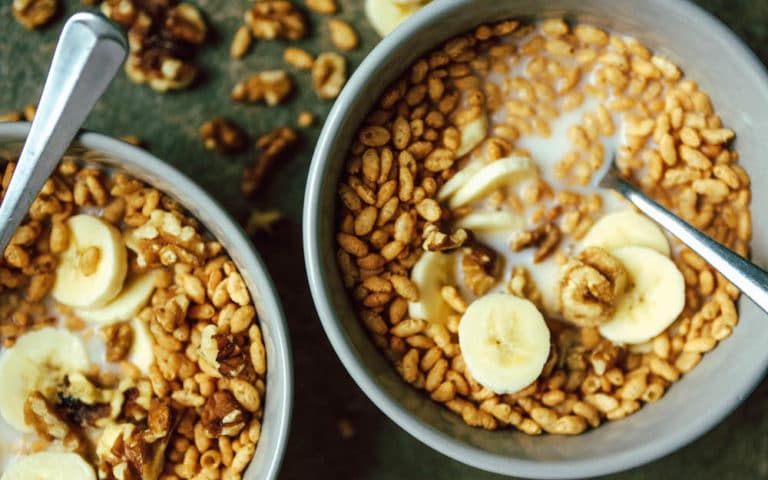 Crispy Cereal with Banana & Walnuts