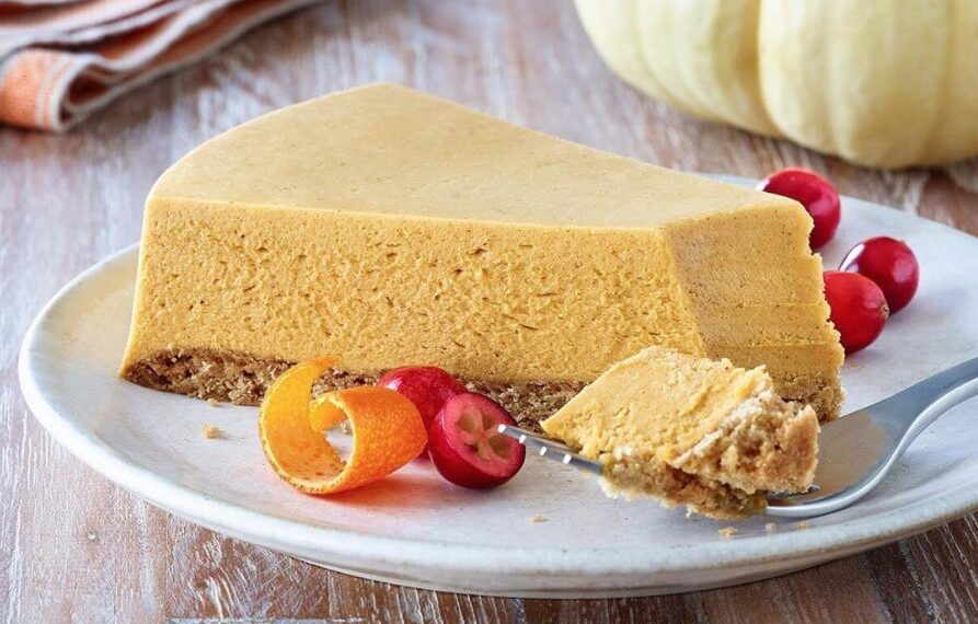 This Vegan Pumpkin Spice Cheesecake Is Hitting Store Shelves and We’re Losing It