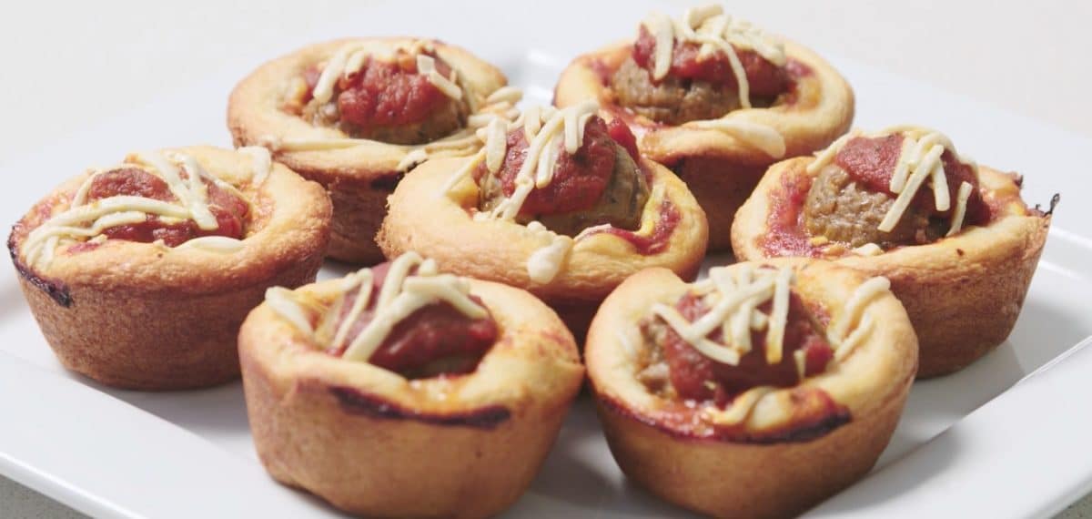 These “Meatball Sub” Cupcakes Are the Ultimate Vegan Party Food