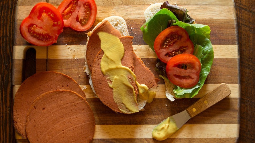 Las “carnicerías” veganas están ganando popularidad y la industria de la carne tiembla de miedo
