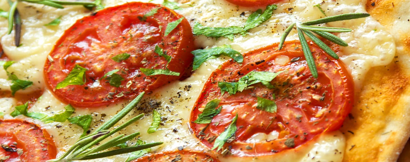 5 recetas para preparar pizzas en casa 🍕