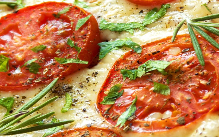 5 recetas para preparar pizzas en casa 🍕