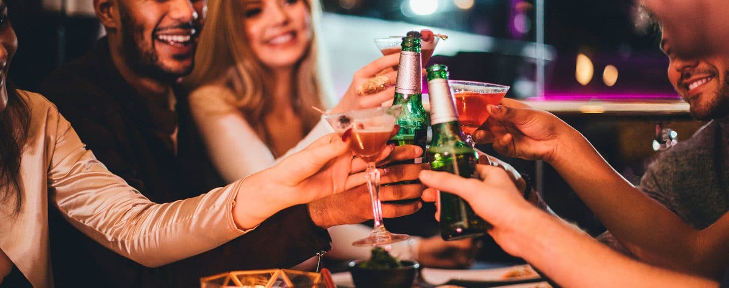 8 consejos para organizar una exitosa cena vegana con tus amigos que comen carne