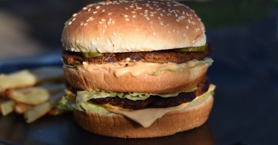 UAU! “Big Mac” vegano esgota rapidamente em Festival de Carne