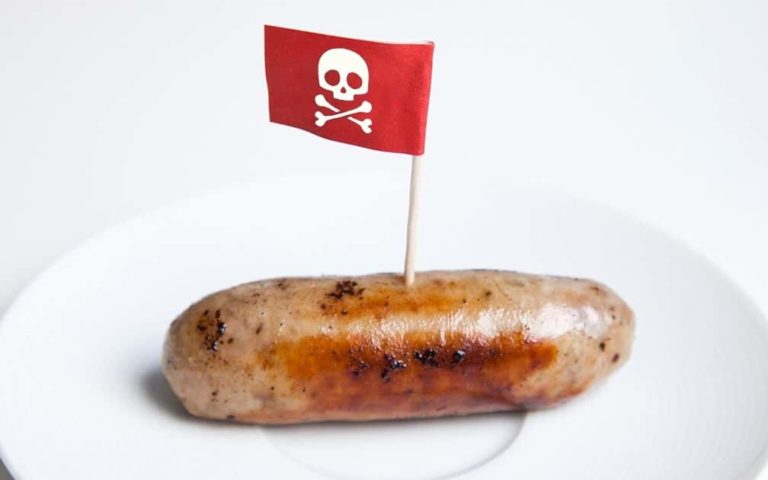 A carne deveria vir com um aviso de Risco de Câncer? Nós achamos que sim.