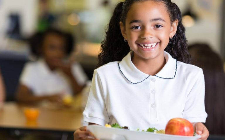 Niterói se compromete a servir refeições vegetarianas nas escolas públicas