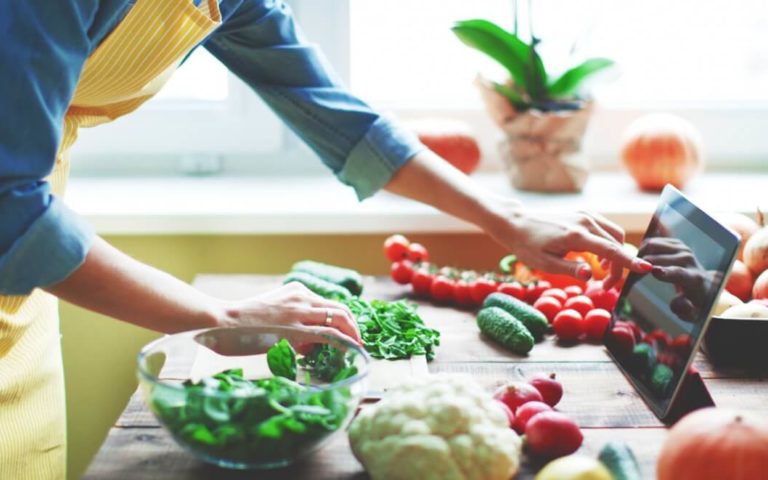 10 canais de receitas veganas que você precisa conhecer!